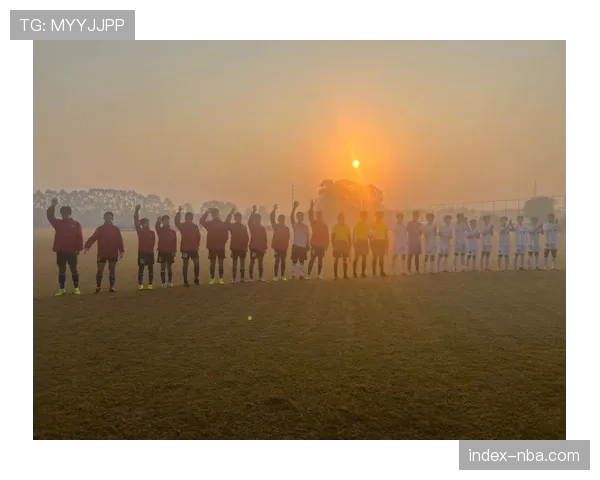 朝阳小将加时赛惜败丰台，家长后援团成赛场温暖风景