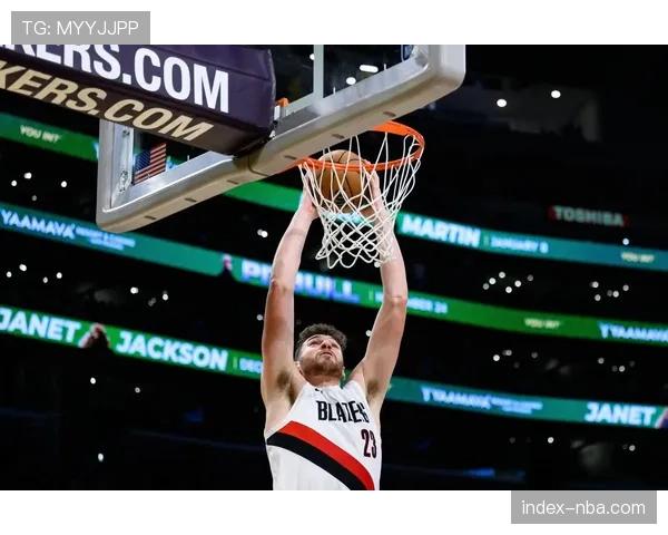 多支季后赛球队增加训练中锋低位战术比重,应对可能出现的换防策略 多支季后赛球队增加训练中锋低位战术比重,应对可能出现的换防策略