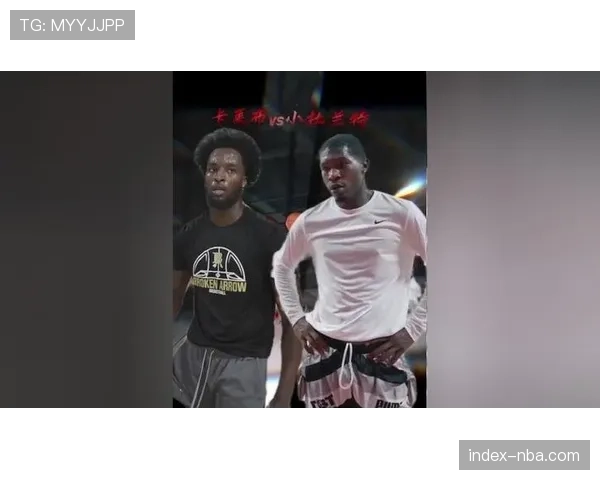 现场直击：爱德华兹隔扣后与对手的友好互动